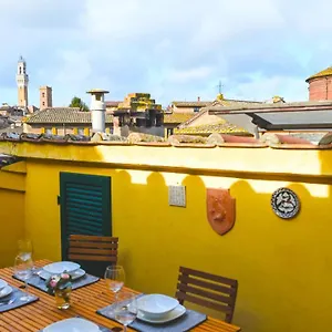 Appartement Un Terrazzo Sulla Magia, Sienne